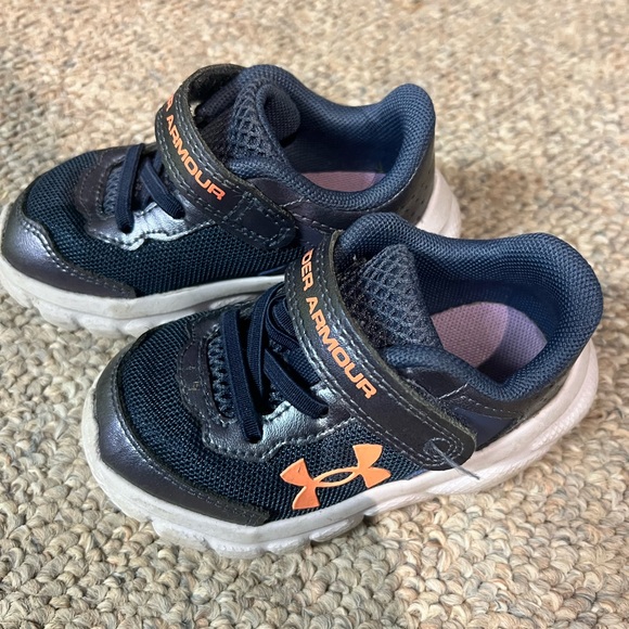 Under Armour Kids' Dark Blue and Bright Orange Sneakers - Picture 3 of 5